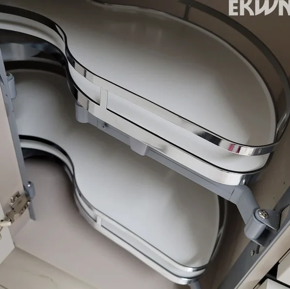 주방 데드스페이스 200% 활용하는 싱크대 하부장 코너 회전선반 설치 가이드