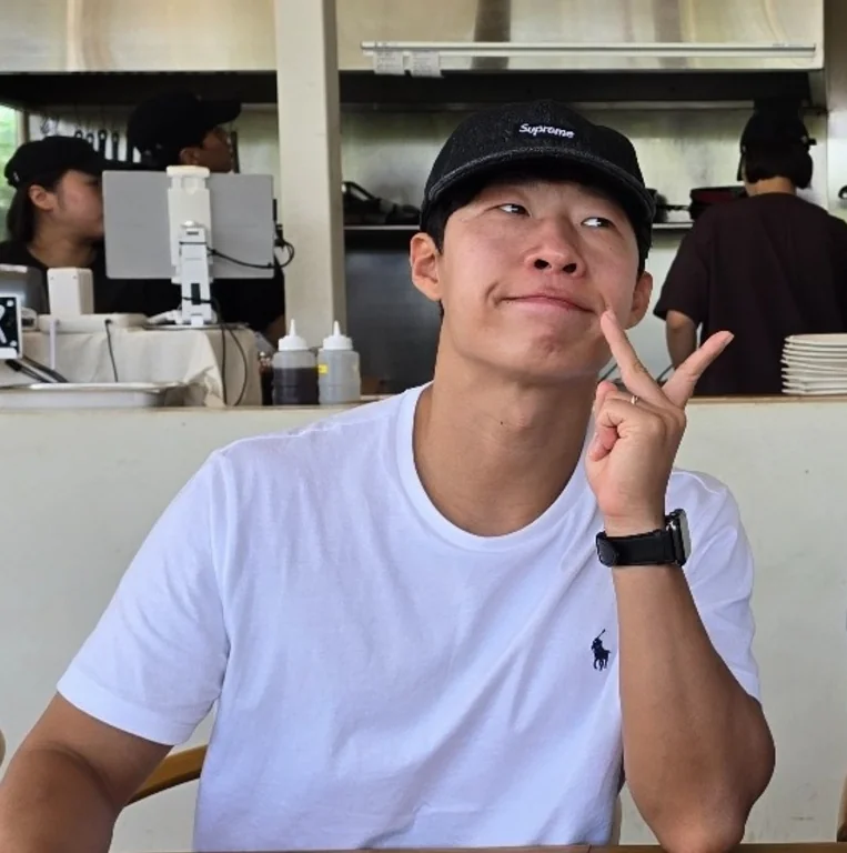 복잡한 문법보다 기초에 집중한 코틀린 입문 강의의 편안한 분위기다.