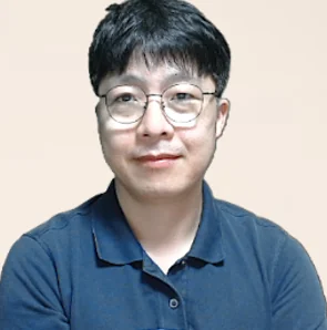효율적인 개발 환경을 고민하는 시니어 개발자의 프로필이다.