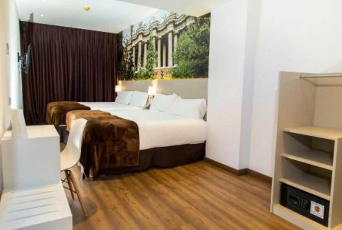 Triple room structure that captures both cost-effectiveness and practicality in the Gràcia district