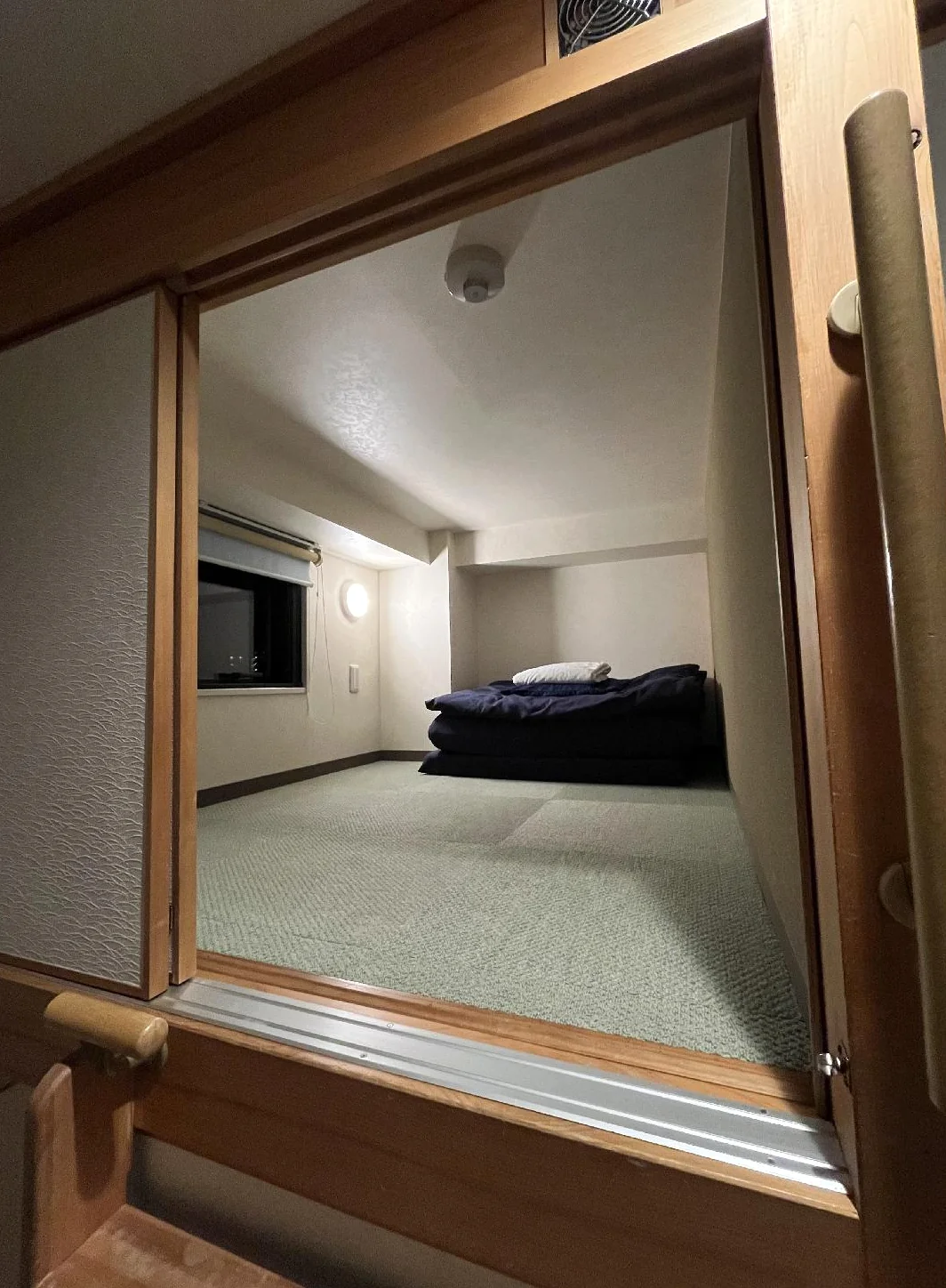 A practical space that saves on accommodation costs at around 4,000 yen per night