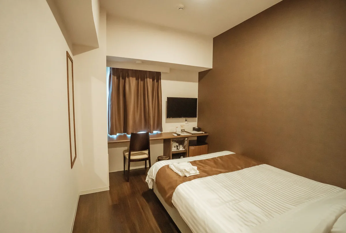 Reasonable price of around 8,000 yen and efficient room configuration.