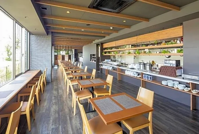 A clean dining area where you can enjoy a leisurely meal before heading to the airport.