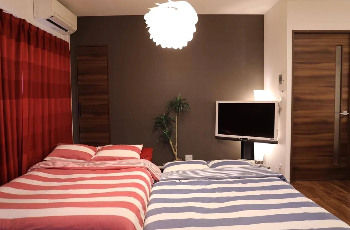 Cozy and practical accommodation near the station.