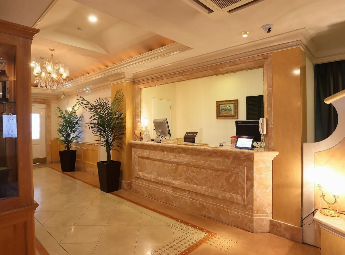 Reception uses tablets to lower language barriers during check-in