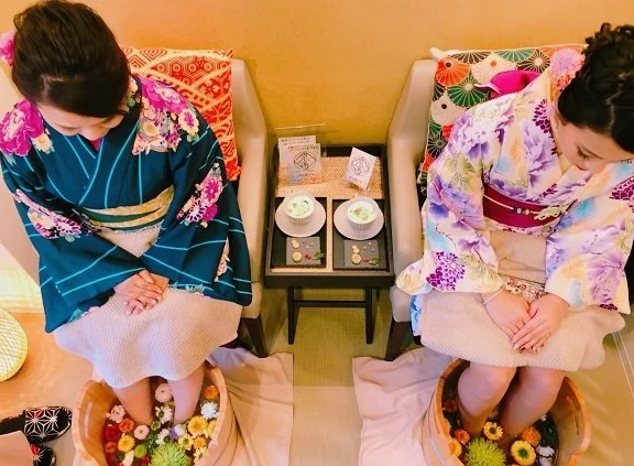 Enjoying rich matcha and a refreshing footbath after exploring Kyoto's delicacies