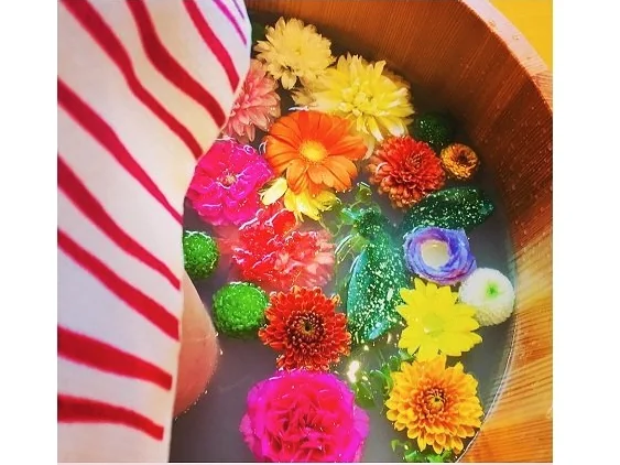 A sensory flower footbath that soothes tired feet after exploring Arashiyama's restaurants