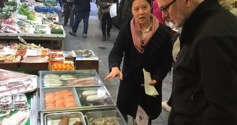 The process of selecting ingredients with the market guide for the best Donburi