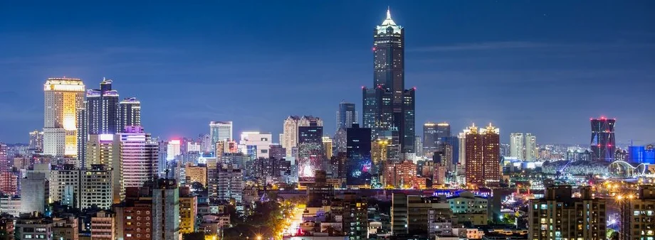 Enjoying the Kaohsiung night view comfortably with a Korean driver and private tour