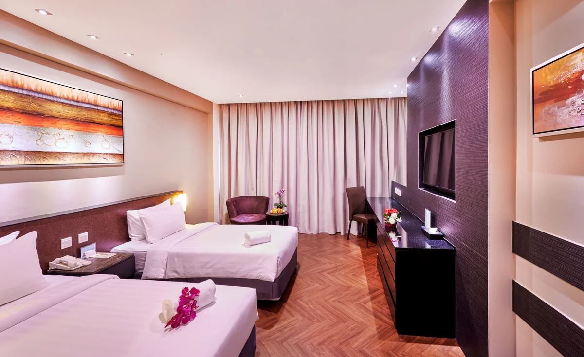 A clean twin room suitable for value-oriented travelers