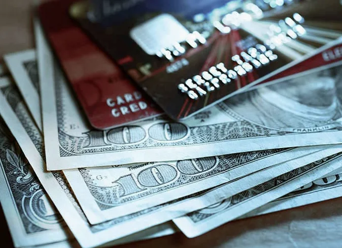 환전 수수료 아끼려면 트래블 카드랑 현금 비중 7대3이 좋아요.