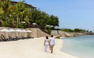 조용한 전용 해변에서 힐링하고 싶다면 특가 떴을 때 예약하세요.